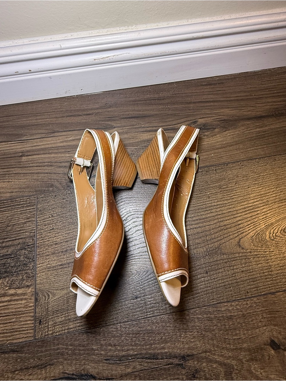 Franco Sarto Brown White Leather Sling Back Peep Toe Sandal Heels Size 7M - Picture 4 of 8